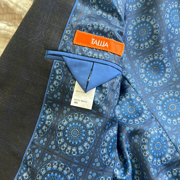 Tallia suit. New! 100% Wool. Jacket size 18, pants size 14 - Picture 6 of 15